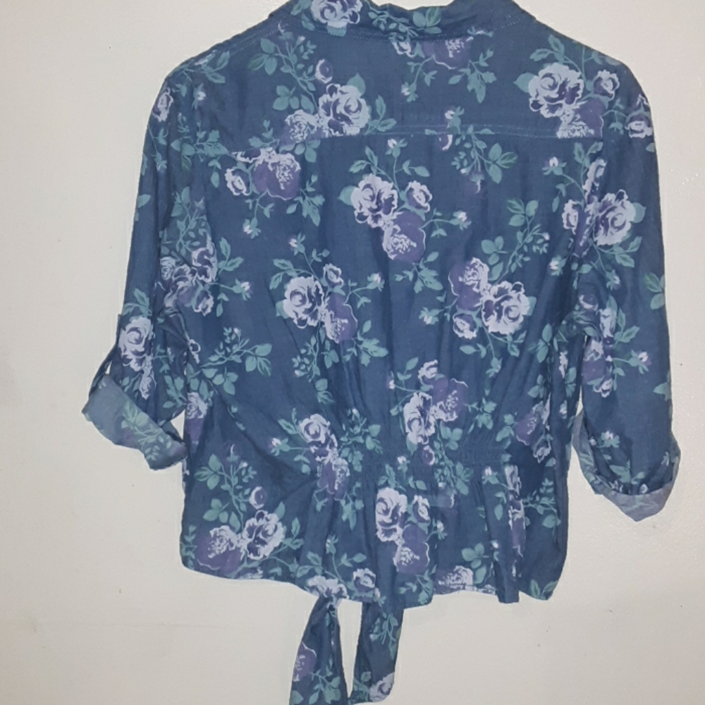 Floral button down blouse - Picture 4 of 4